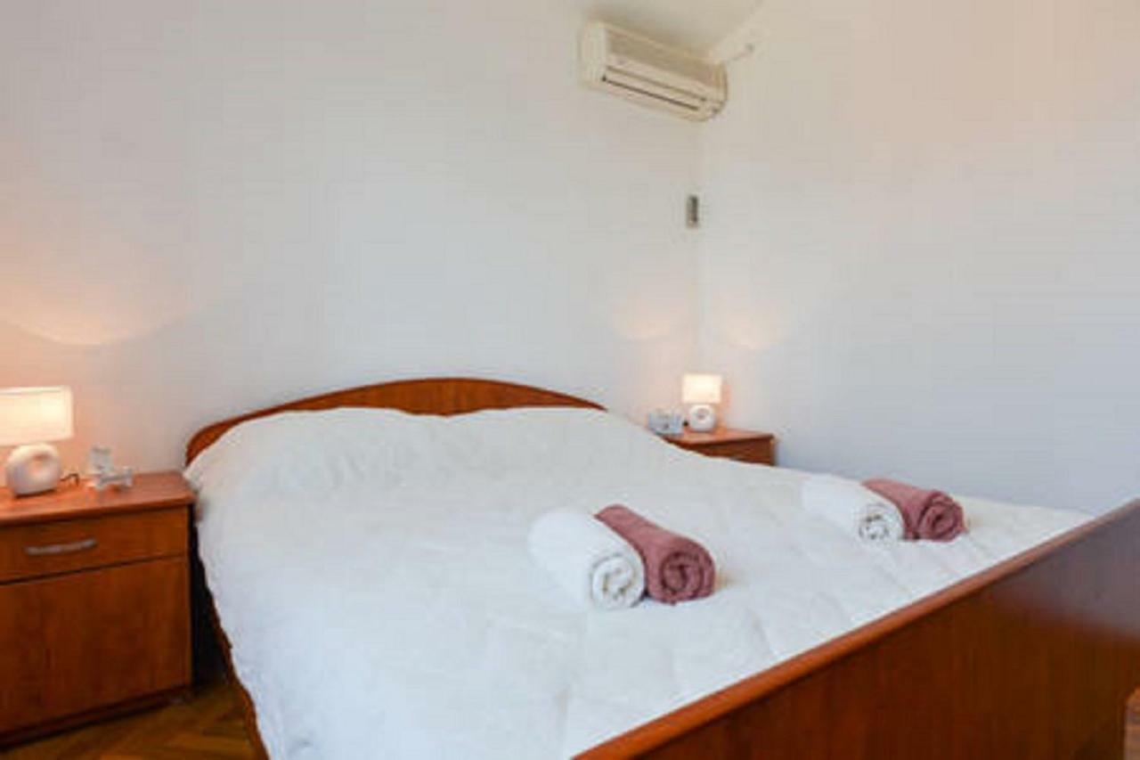 Apartments Pero Zapuntel Ngoại thất bức ảnh